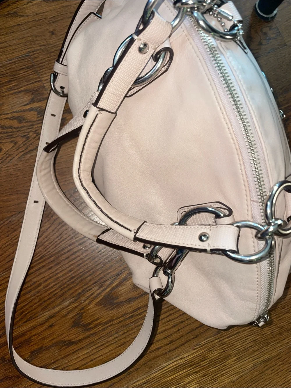 Coach great beige